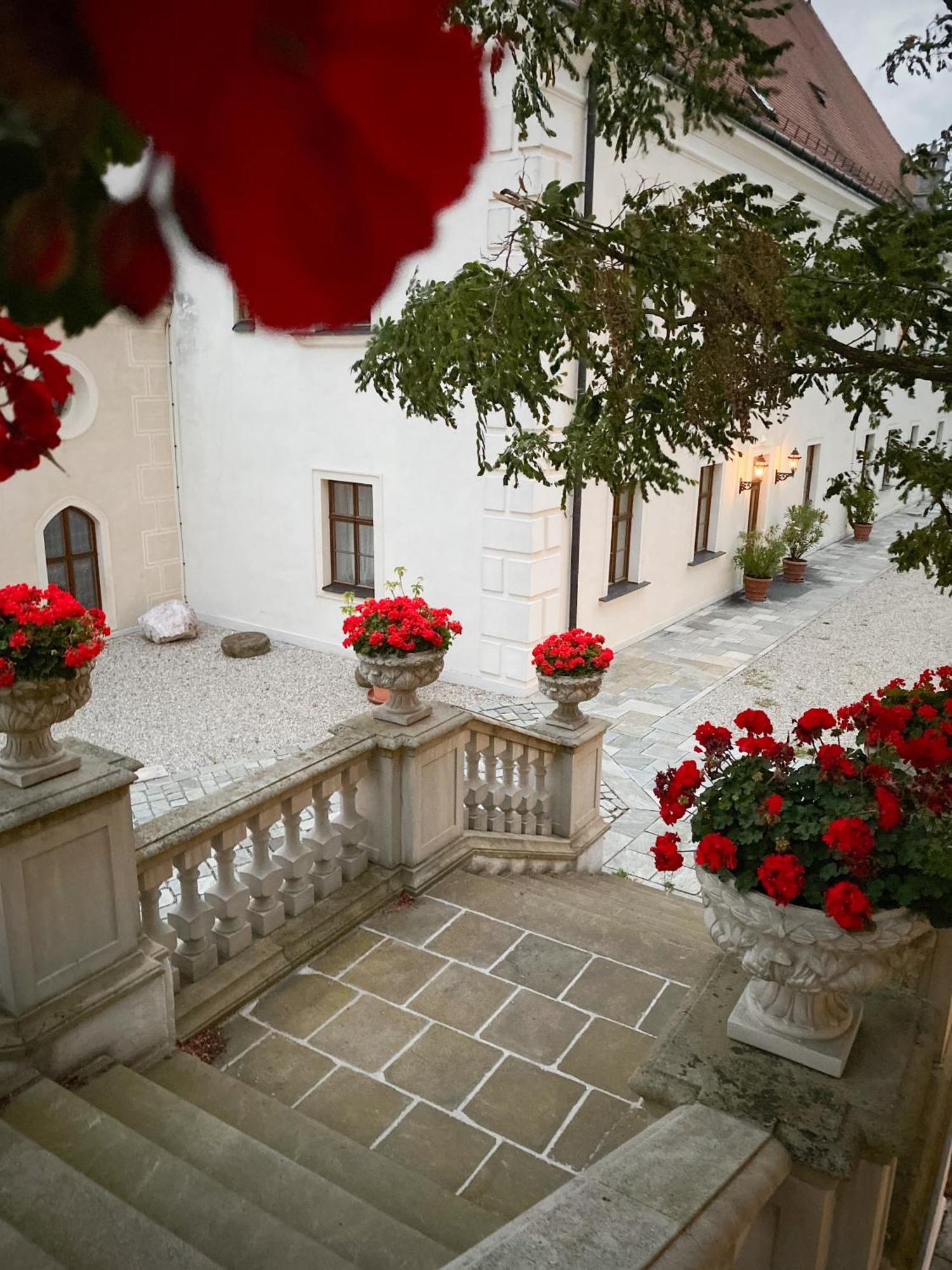 Schloss Thalheim ซังคท์เพิลเทน ภายนอก รูปภาพ